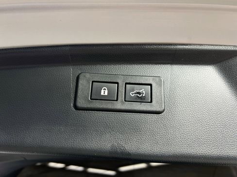 Used 2021 Subaru Outback Limited XT image 31