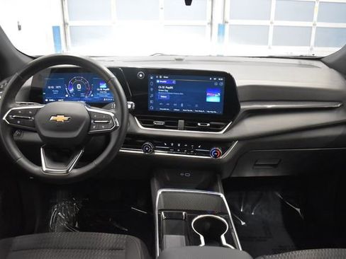 Used 2025 Chevrolet Equinox LT AWD/4WD image 5