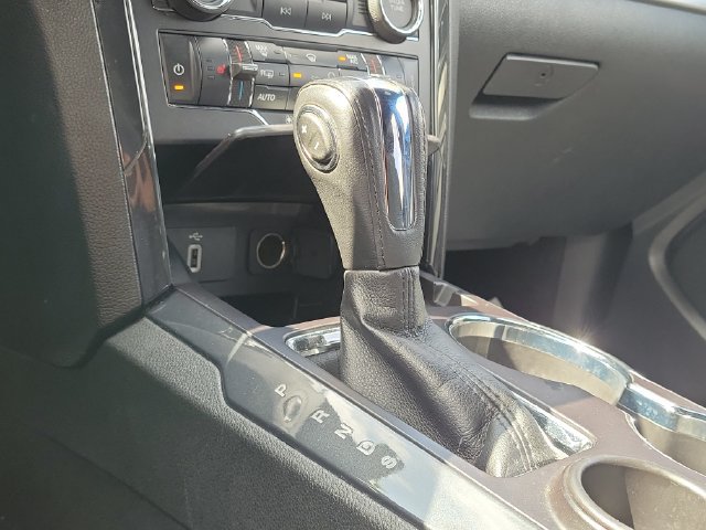 Used 2018 Ford Explorer XLT w/ Equipment Group 202A FWD image 26