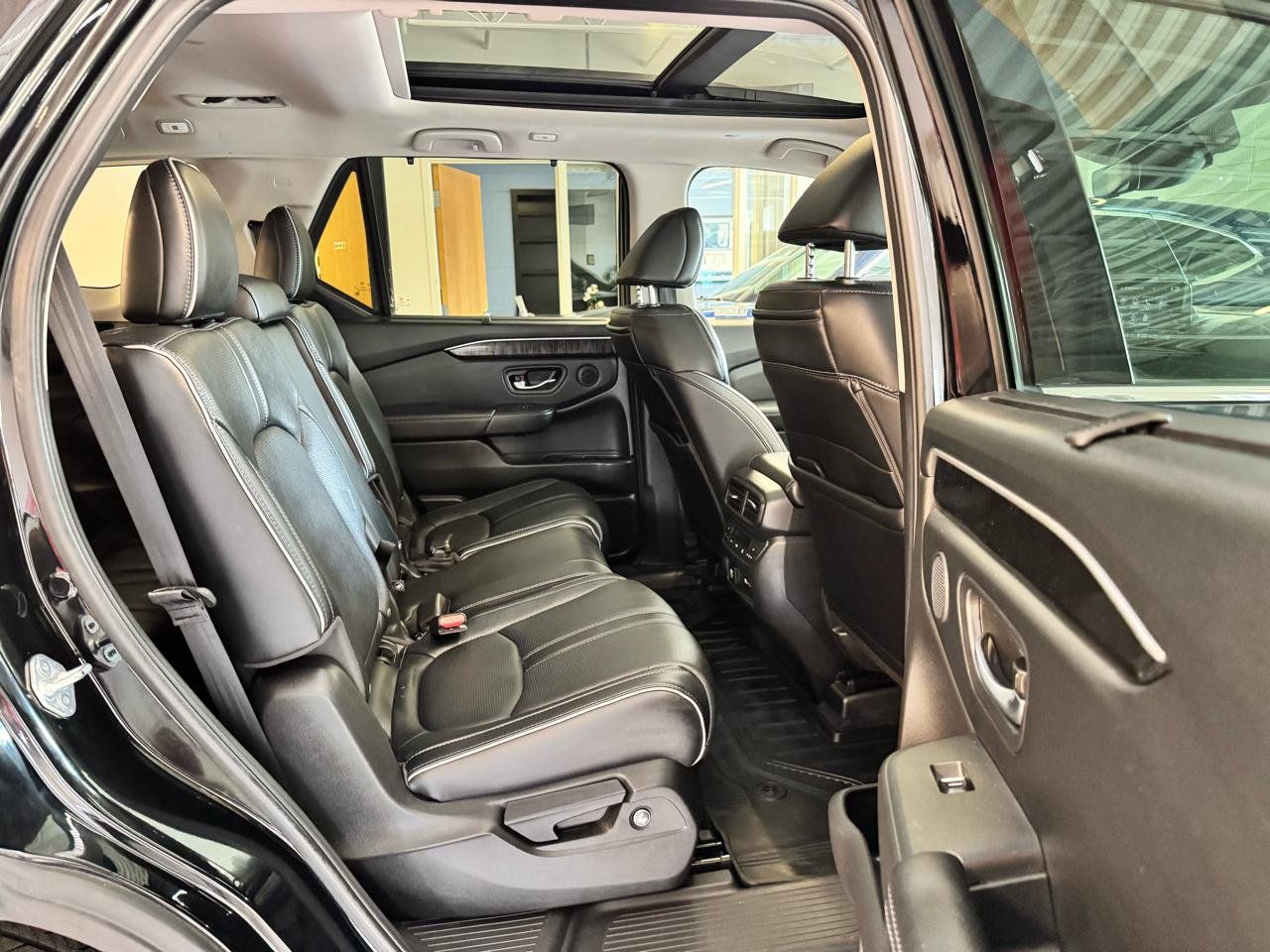 Used 2023 Honda Pilot Elite image 31