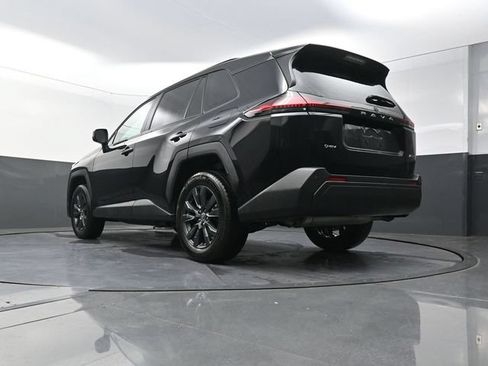 Used 2026 Toyota RAV4 XLE Premium FWD image 35