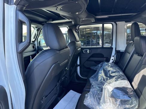 New 2026 Jeep Wrangler Unlimited Rubicon w/ Technology Group image 14