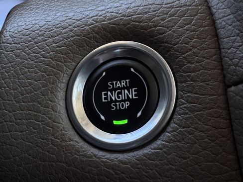 Used 2023 GMC Yukon Denali AWD/4WD image 22