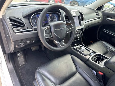 Used 2023 Chrysler 300 Touring L RWD image 17