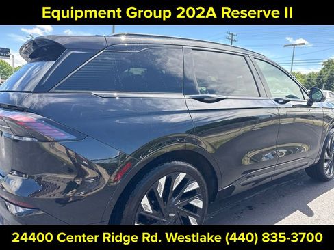 Certified 2025 Lincoln Nautilus Reserve w/ Jet Appearance Package AWD/4WD image 12