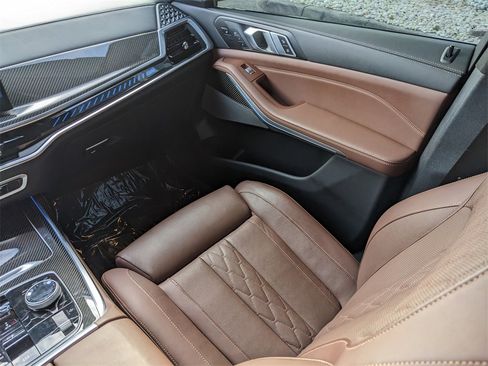Used 2024 BMW X7 M60i w/ Executive Package image 11