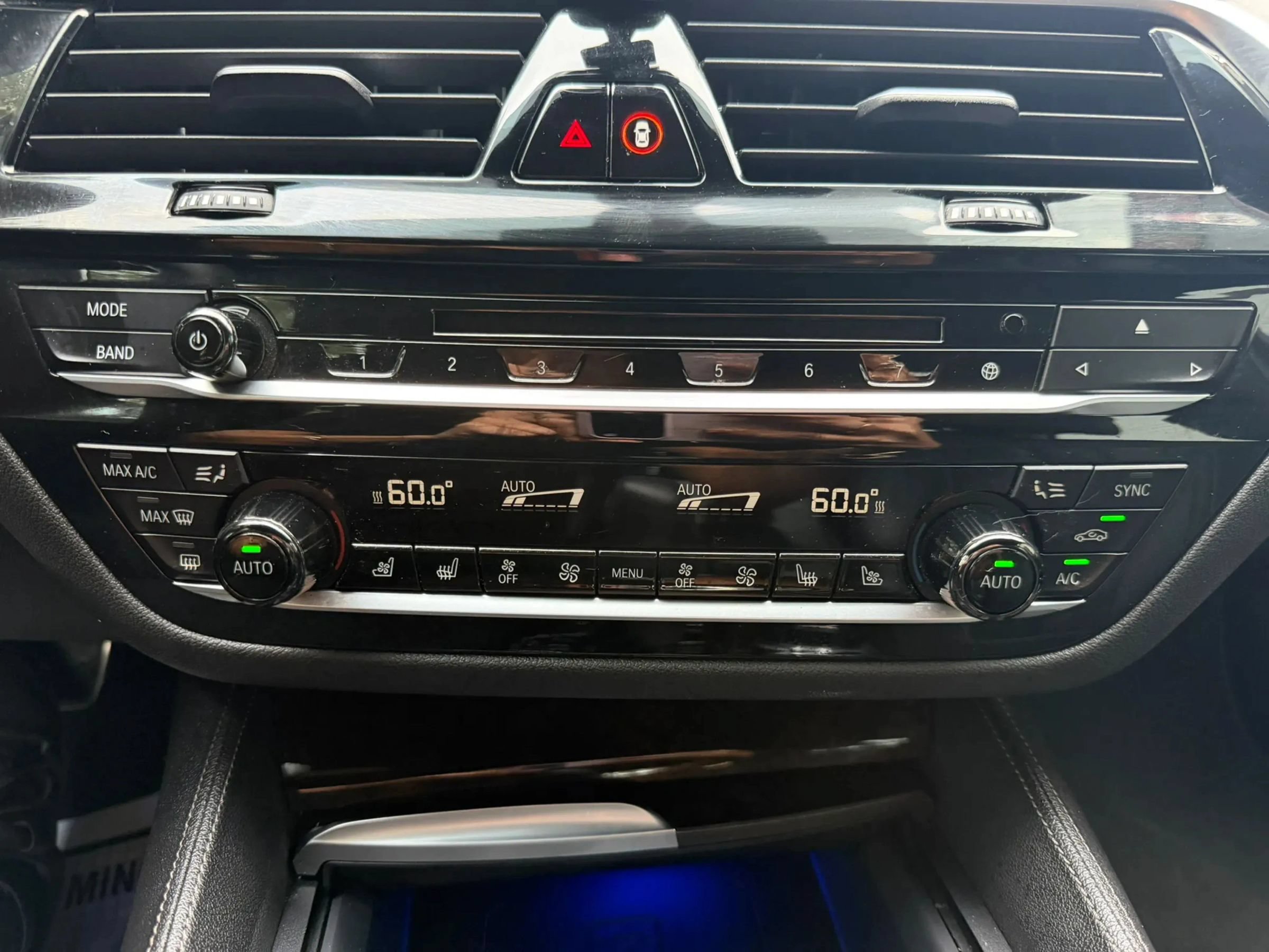 Used 2018 BMW M550i xDrive AWD/4WD image 42