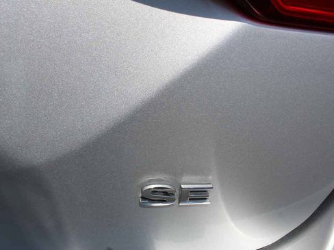 Used 2014 Ford Focus SE w/ SE Sport Package FWD image 7