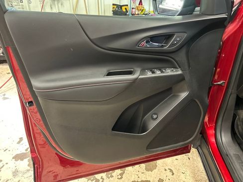 Used 2022 Chevrolet Equinox RS image 13