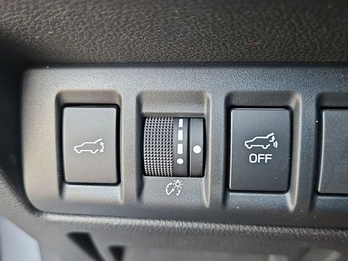 Used 2020 Subaru Outback Limited AWD/4WD image 22