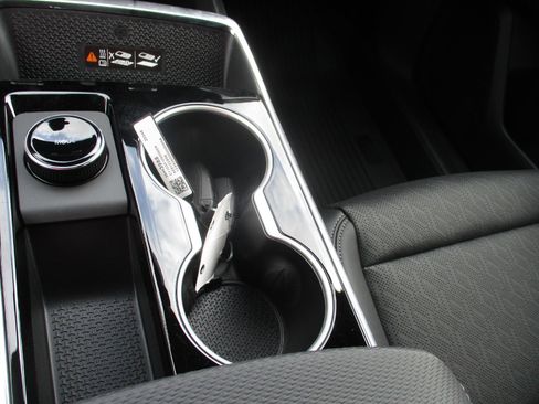 New 2026 Chevrolet Equinox LT w/ Convenience Package II image 17