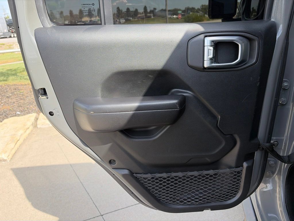 Used 2018 Jeep Wrangler Unlimited Sport S AWD/4WD image 33