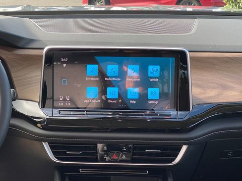 New 2026 Volkswagen Atlas SE image 14