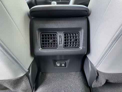 Used 2025 Toyota Camry SE w/ Convenience Package FWD image 40