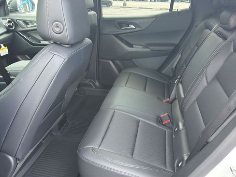 New 2027 Chevrolet Equinox LT w/ Convenience Package II FWD image 11