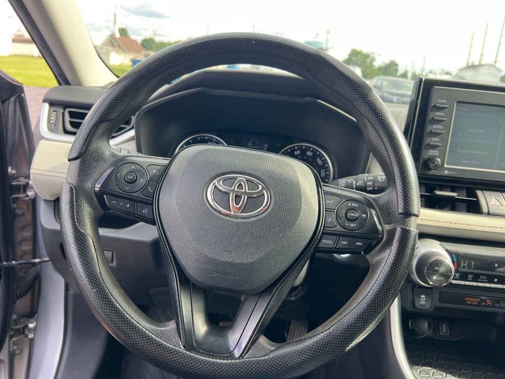 Used 2021 Toyota RAV4 XLE AWD/4WD image 28