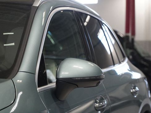 New 2026 Mercedes-Benz GLC 300 4MATIC image 9