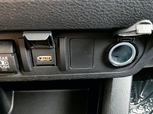 Used 2020 Toyota Tacoma SR5 image 16