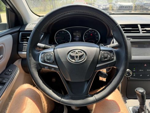 Used 2016 Toyota Camry SE FWD image 28