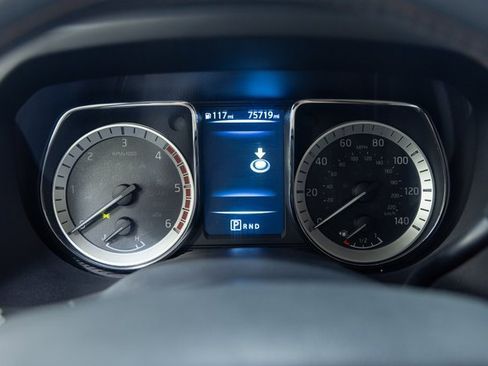 Used 2017 Nissan Titan Platinum Reserve image 2