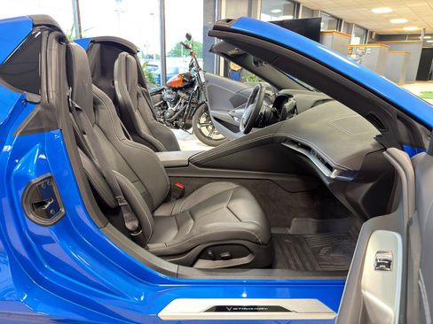 Used 2025 Chevrolet Corvette Stingray Convertible w/ 1LT RWD image 29