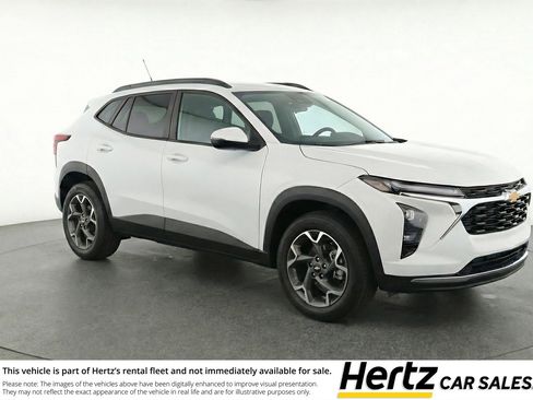 Used 2025 Chevrolet Trax LT w/ LT Convenience Package image 1