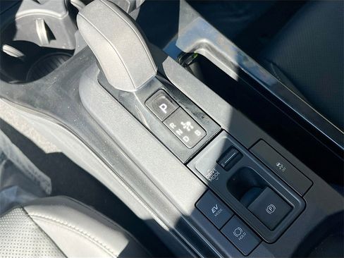 Used 2024 Toyota Prius XLE image 17