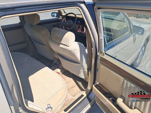 Used 1989 Chrysler New Yorker FWD image 13