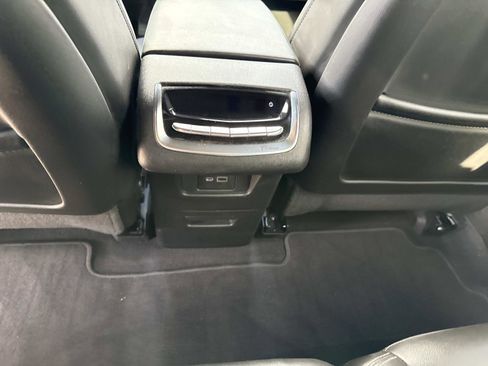 Certified 2022 Cadillac XT6 Premium Luxury image 17