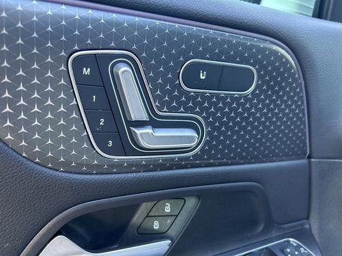 Used 2024 Mercedes-Benz GLB 250 image 17