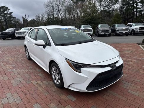 Used 2020 Toyota Corolla LE image 19