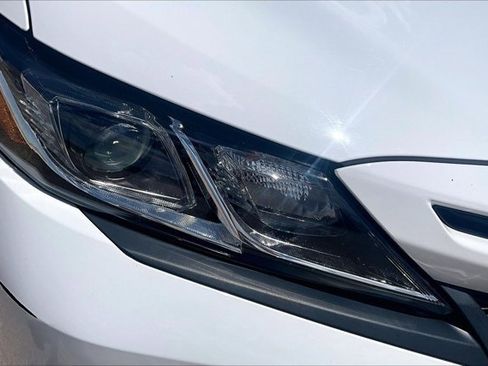 Used 2019 Toyota Camry SE FWD image 29