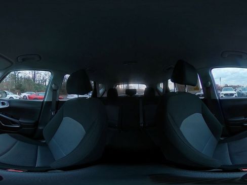 Used 2025 Kia Soul LX w/ LX Technology Package image 40