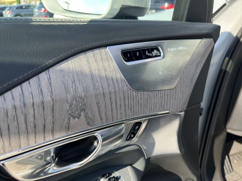 Certified 2024 Volvo XC90 T8 Ultimate w/ Protection Package Premier image 9
