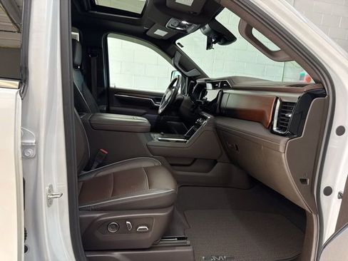 Used 2024 GMC Sierra 2500 Denali w/ Denali Reserve Package image 17
