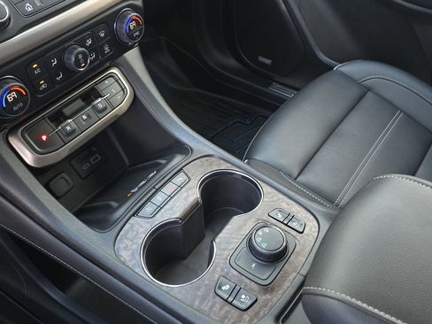 Used 2023 GMC Acadia Denali w/ Denali Technology Package image 29