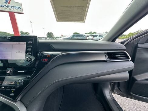 Used 2021 Toyota Camry SE FWD image 16
