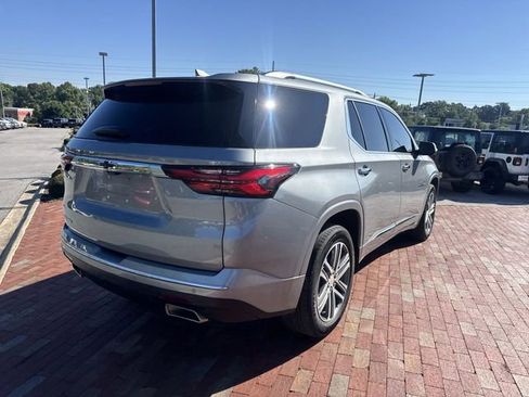 Used 2023 Chevrolet Traverse High Country FWD image 14