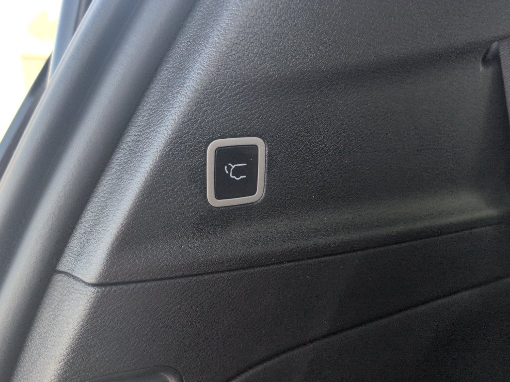 Used 2025 Chrysler Pacifica Select FWD image 15