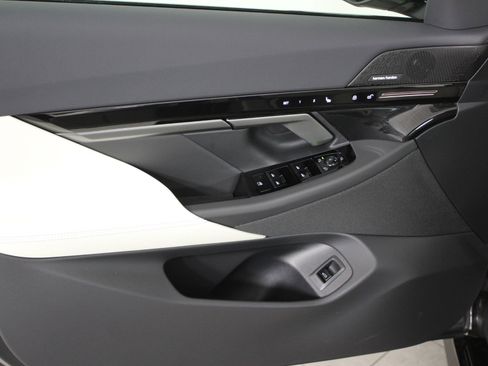 New 2026 BMW 530i xDrive w/ M Sport Package image 11