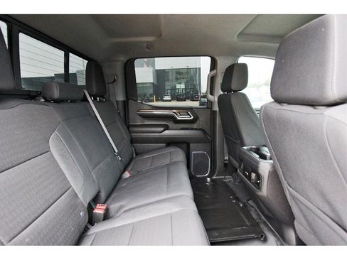 Used 2024 Chevrolet Silverado 1500 LT Trail Boss w/ Convenience Package II image 9