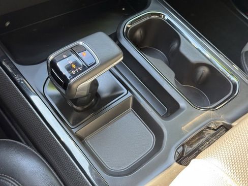 Used 2023 Chevrolet Silverado 1500 ZR2 w/ Technology Package image 32