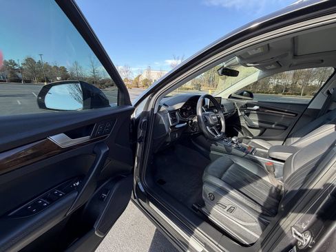 Used 2019 Audi Q5 2.0T Premium Plus w/ Premium Plus Package image 13