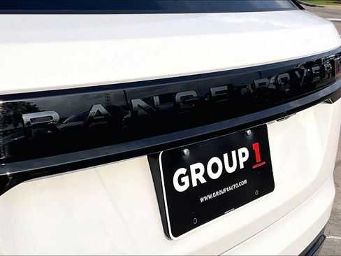 Used 2026 Land Rover Range Rover Velar Dynamic SE image 28