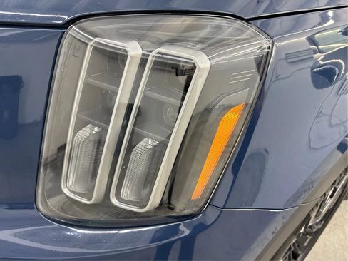 Used 2024 Kia Telluride SX Prestige AWD/4WD image 32
