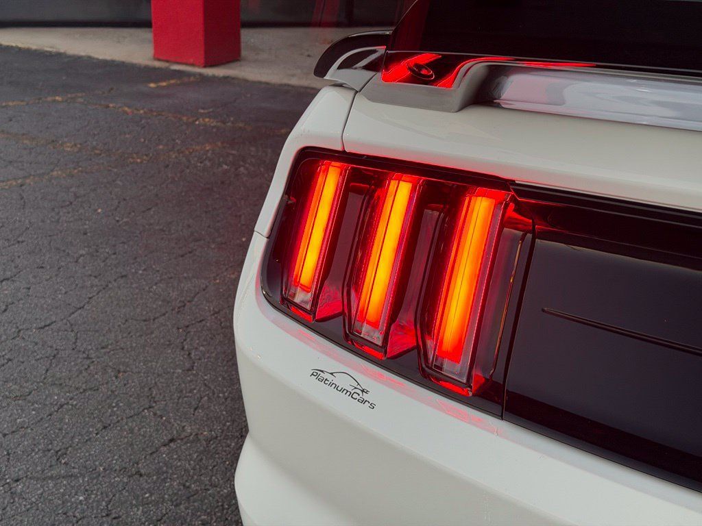 Used 2021 Ford Mustang Shelby GT500 w/ Technology Package RWD image 13