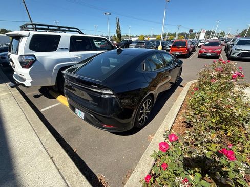 Used 2023 Toyota Prius Prime Premium w/ Advanced Technology Package FWD image 5