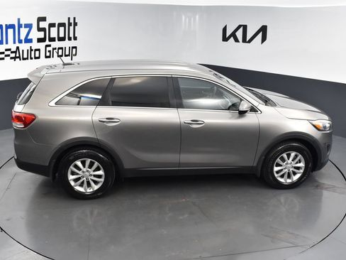Used 2016 Kia Sorento L FWD image 14