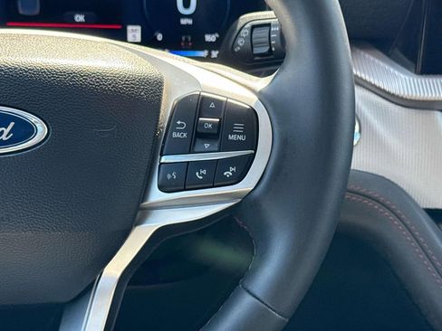 Used 2025 Ford Explorer Active w/ Active Comfort Package image 18