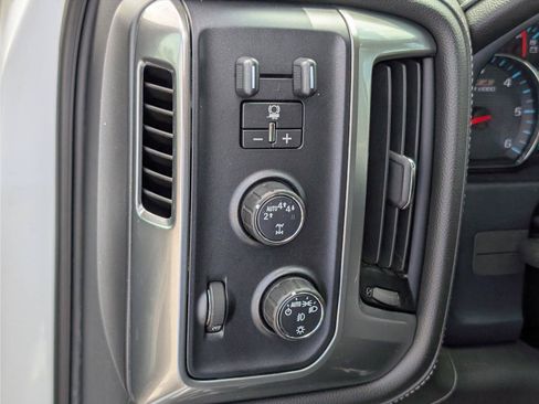 Used 2018 Chevrolet Silverado 1500 LTZ Z71 w/ LTZ Plus Package AWD/4WD image 23